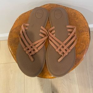 Sanuk brown flip flop